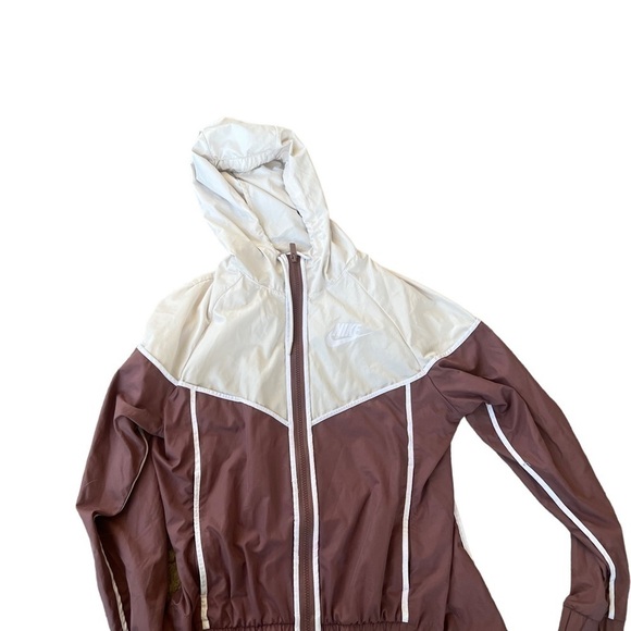 Nike sportswear wind runner hooded jacket womens Small - Picture 7 of 11